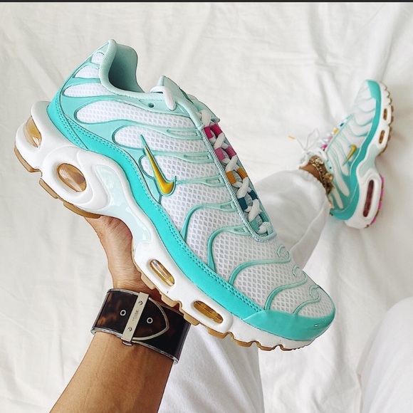 Nike Shoes - air max plus